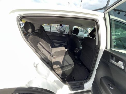Used 2020 Kia Sportage LX w/ LX Popular Package AWD/4WD image 4