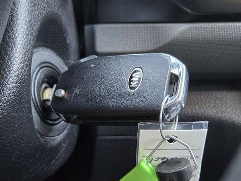 Certified 2021 Kia Seltos LX image 23