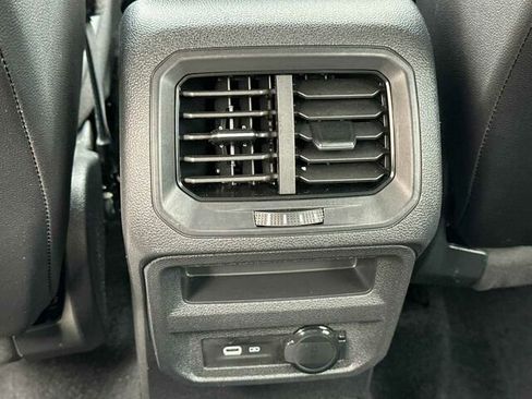 Used 2022 Volkswagen Tiguan SE R-Line image 15