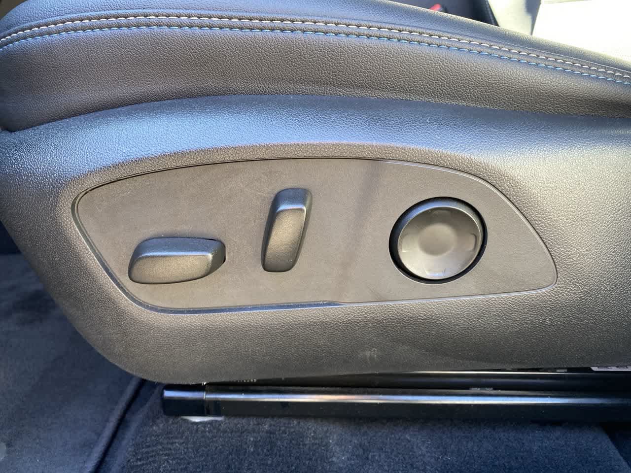 Used 2024 Chevrolet Equinox EV LT FWD image 14