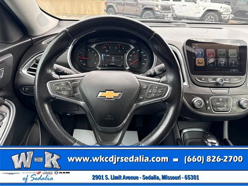 Used 2018 Chevrolet Malibu LT FWD image 39