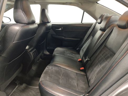 Used 2017 Toyota Camry XSE w/ Moonroof Package image 18