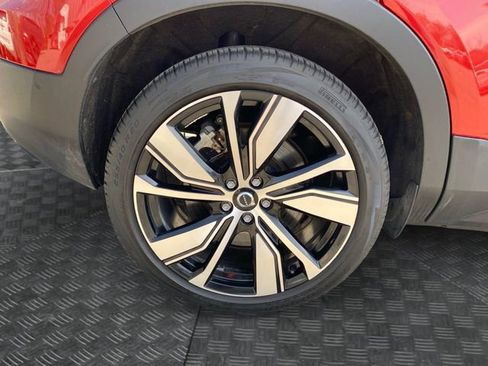 Used 2022 Volvo XC40 P8 Recharge Ultimate image 36
