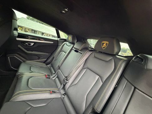 Used 2022 Lamborghini Urus AWD/4WD image 30