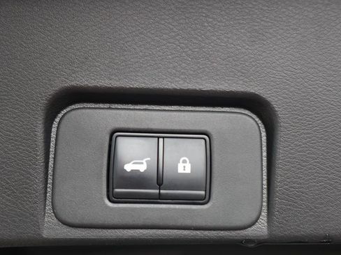 Certified 2025 Nissan Rogue SV AWD/4WD image 29