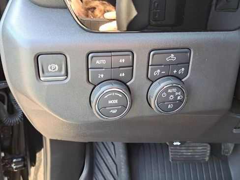 Used 2024 Chevrolet Silverado 1500 LT Trail Boss w/ Convenience Package II image 18