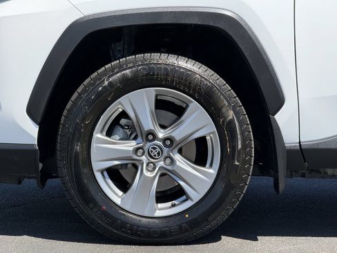 Used 2024 Toyota RAV4 XLE w/ Convenience Package FWD image 24