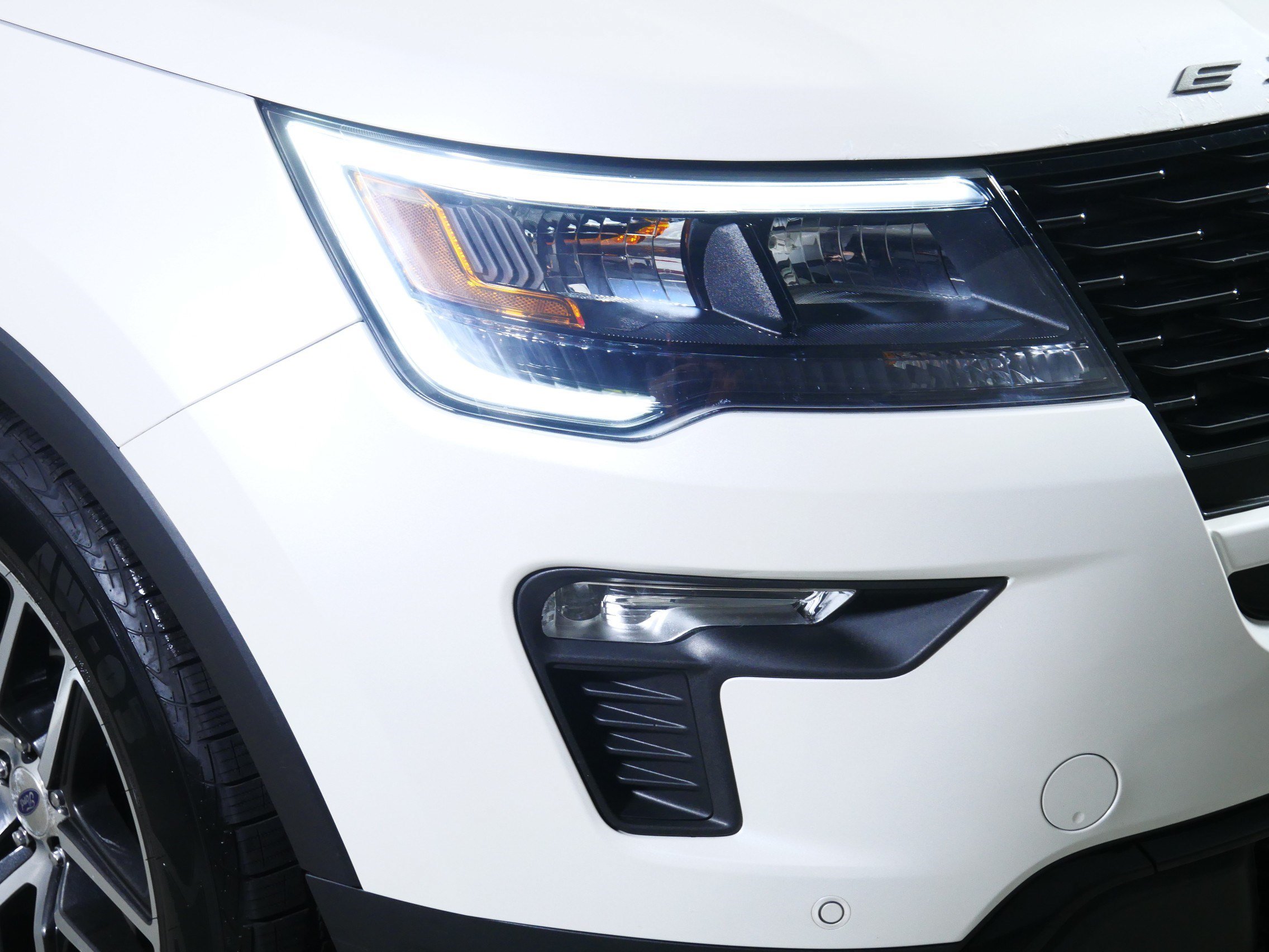Used 2019 Ford Explorer Sport w/ Equipment Group 401A AWD/4WD image 16