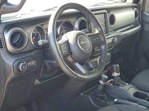 Used 2022 Jeep Wrangler Sport AWD/4WD image 6