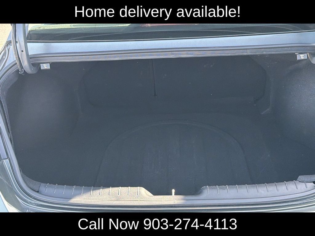 Used 2025 Hyundai Elantra Limited FWD image 8