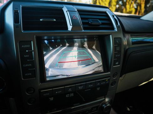 Used 2020 Lexus GX 460 Luxury w/ Accessory Package AWD/4WD image 26