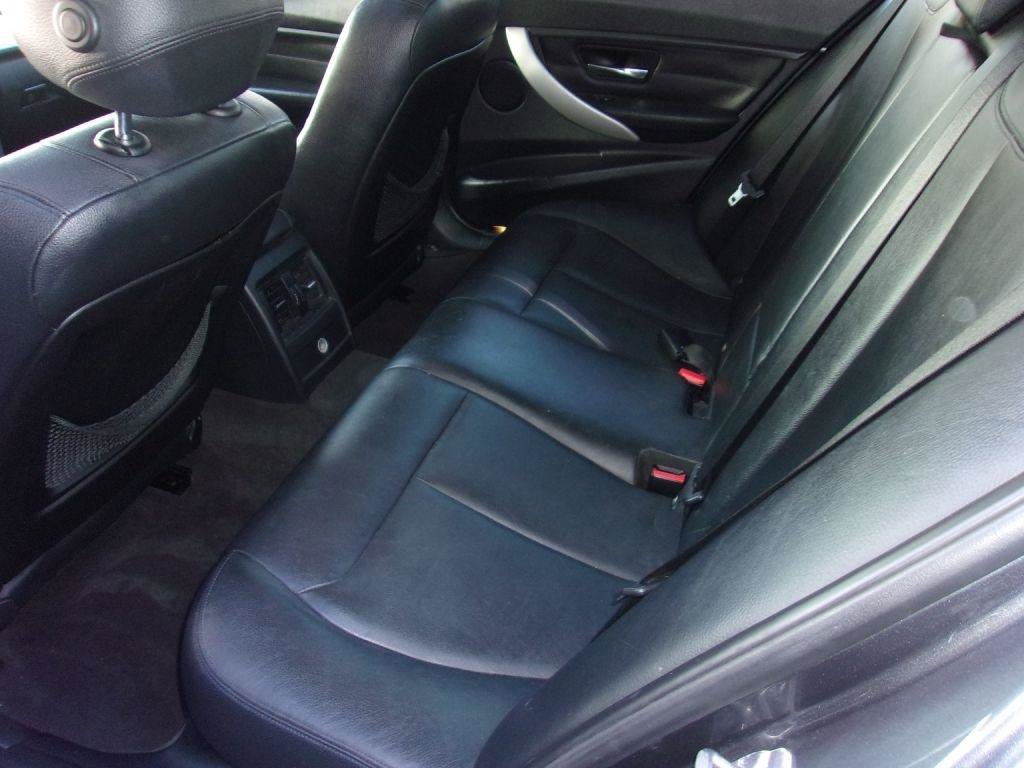 Used 2013 BMW 320i Sedan RWD image 7