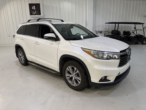 Used 2015 Toyota Highlander XLE image 7