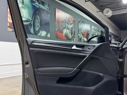 Used 2015 Volkswagen Golf R 4-Door image 23