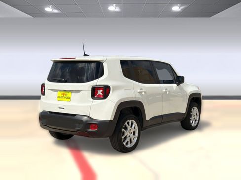 Used 2023 Jeep Renegade Latitude AWD/4WD image 9