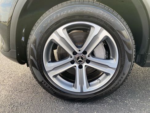 Used 2019 Mercedes-Benz GLC 300 4MATIC w/ Premium Package image 47