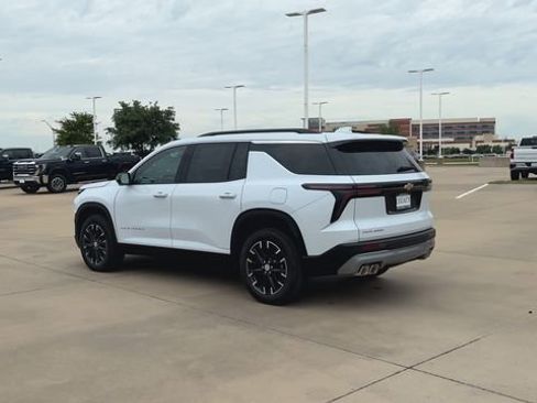New 2026 Chevrolet Traverse LT w/ Sun and Wheel Package FWD image 6
