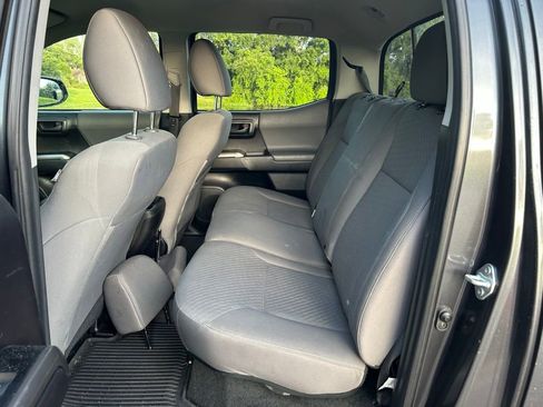 Used 2023 Toyota Tacoma SR5 AWD/4WD image 13