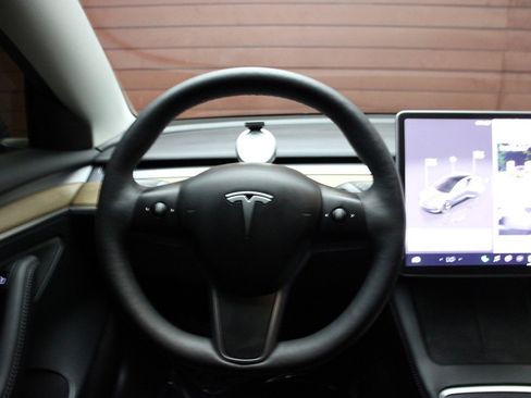 Used 2023 Tesla Model 3 Standard Range image 35