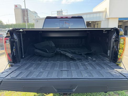 Used 2024 GMC Sierra 3500 AT4 w/ AT4 Premium Plus Package AWD/4WD image 34