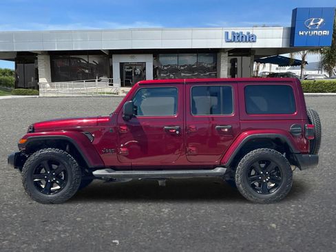 Used 2021 Jeep Wrangler Unlimited Sahara AWD/4WD image 6