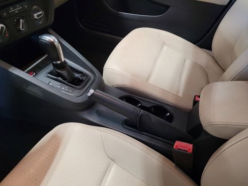 Used 2017 Volkswagen Jetta SE FWD image 26
