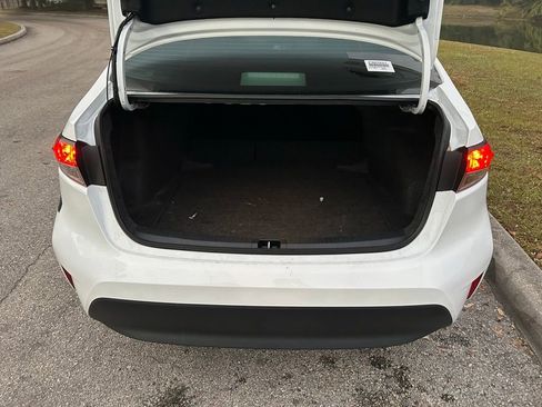 Certified 2025 Toyota Corolla LE image 10