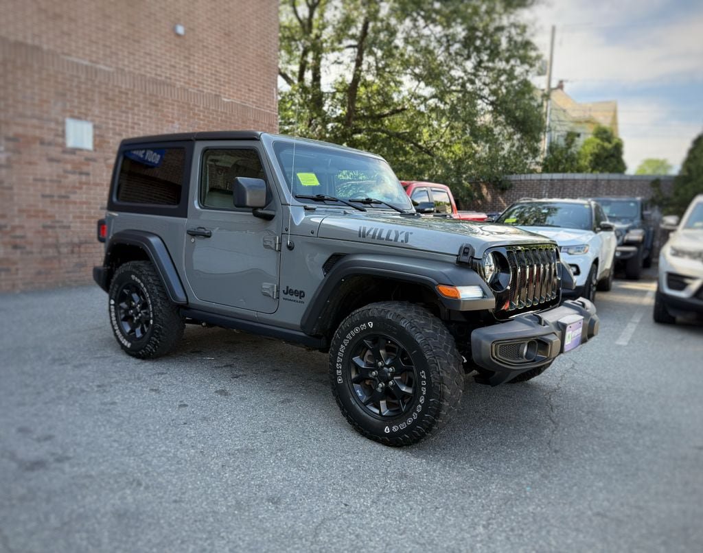 Used 2022 Jeep Wrangler Sport AWD/4WD image 3