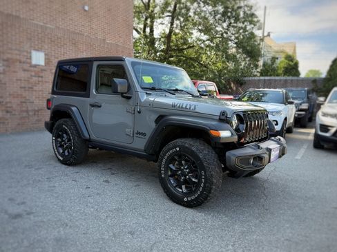 Used 2022 Jeep Wrangler Sport AWD/4WD image 3