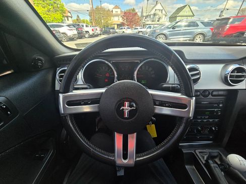 Used 2005 Ford Mustang GT RWD image 7