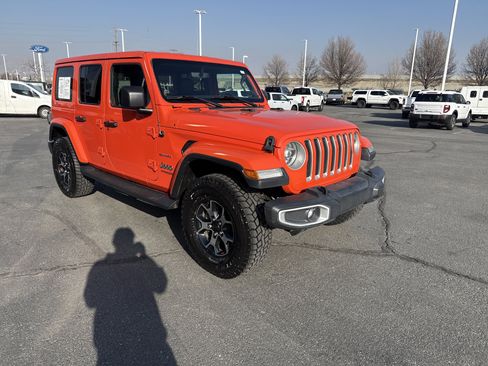 Used 2019 Jeep Wrangler Unlimited Sahara w/ Uconnect 4C Nav & Sound Group image 7