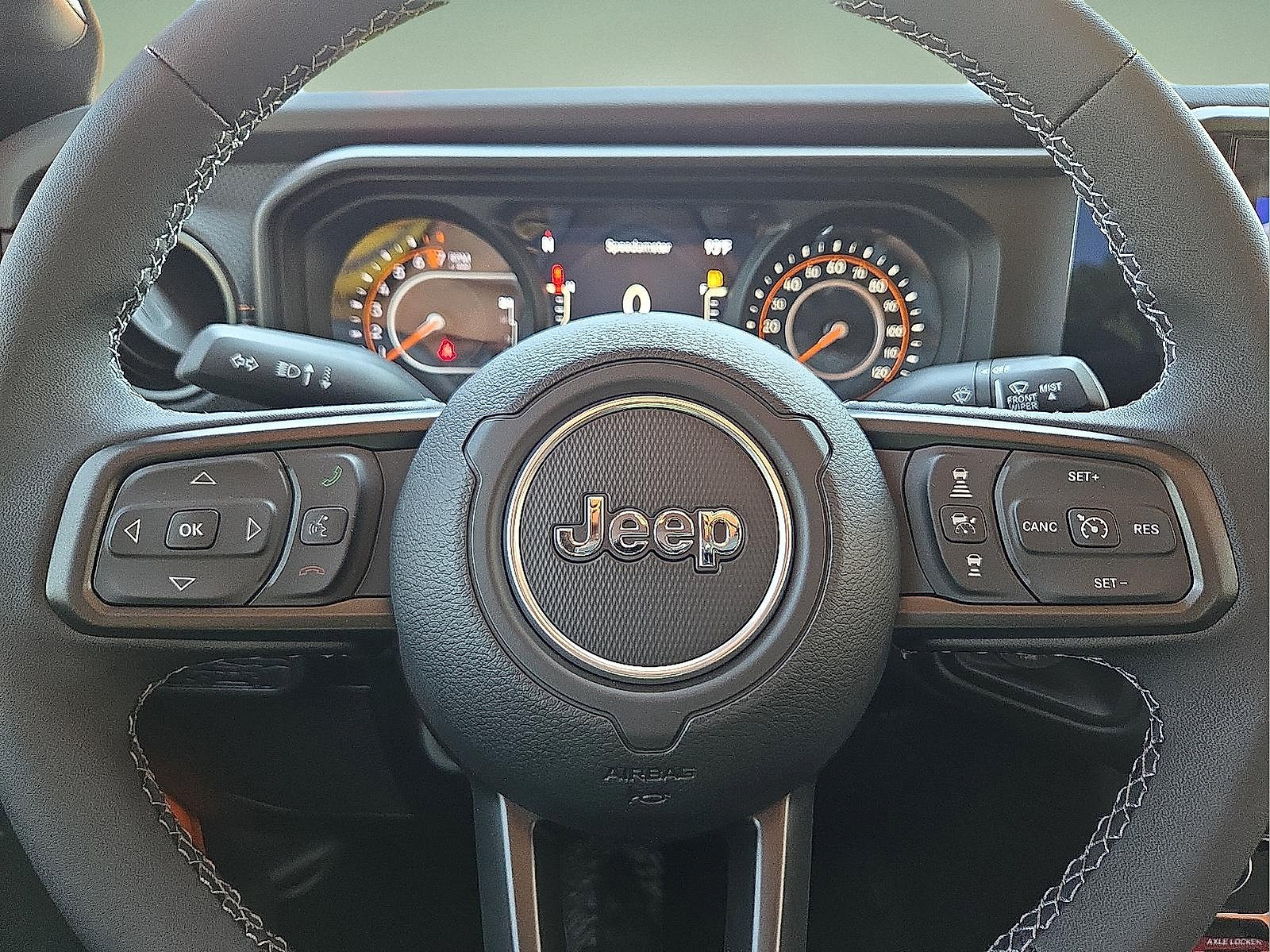 New 2025 Jeep Gladiator Mojave w/ Steel Bumper Group AWD/4WD image 24