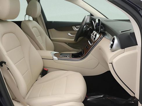 Used 2022 Mercedes-Benz GLC 300 4MATIC image 28