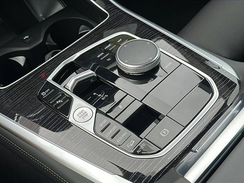 New 2026 BMW X5 xDrive40i w/ M Sport Package image 25
