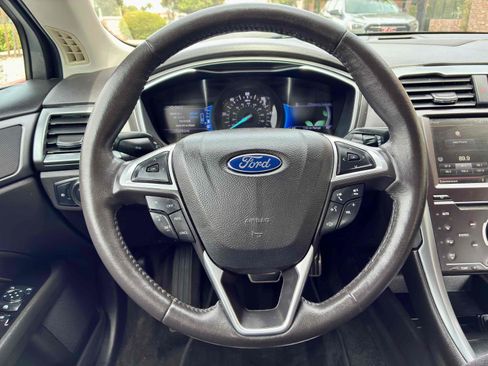 Used 2015 Ford Fusion Energi Titanium FWD image 19