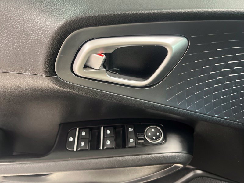 Used 2020 Kia Soul S FWD image 19