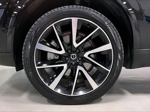 Used 2024 Volvo XC90 B6 Plus image 8
