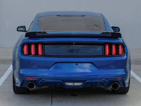 Used 2017 Ford Mustang GT w/ Black Accent Package RWD image 14