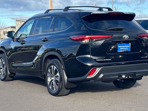 Used 2020 Toyota Highlander XLE image 5