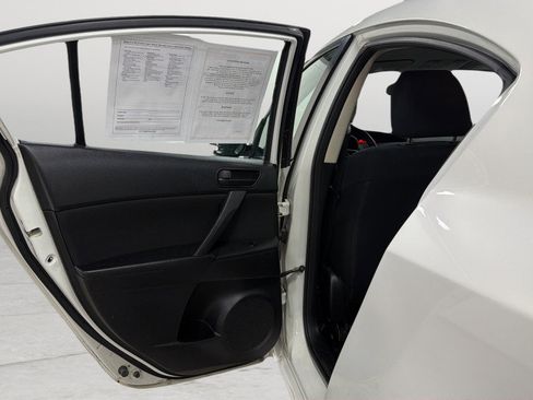 Used 2011 MAZDA MAZDA3 i Sport FWD image 29
