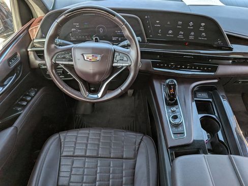 Used 2024 Cadillac Escalade ESV Sport Platinum w/ Heavy-Duty Trailer Package image 10