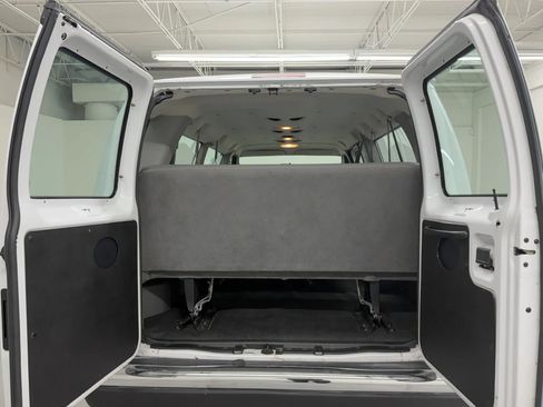 Used 2003 Ford E-350 and Econoline 350 XL RWD image 77