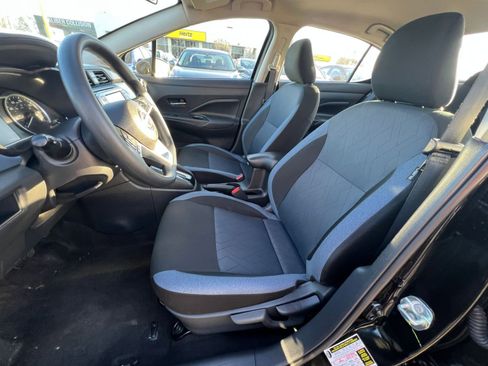 Used 2025 Nissan Versa SV image 24