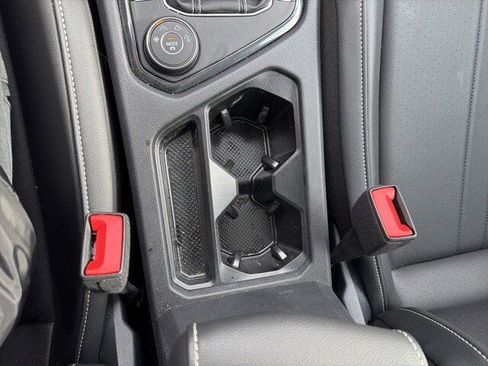 Used 2024 Volkswagen Tiguan SE image 35