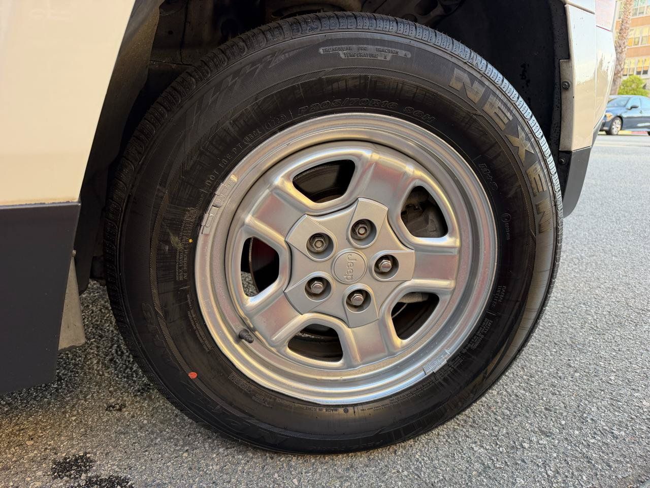 Used 2014 Jeep Patriot Sport w/ Power Value Group FWD image 20