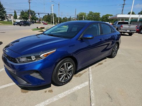 Used 2023 Kia Forte LXS w/ LXS Technology Package FWD image 11