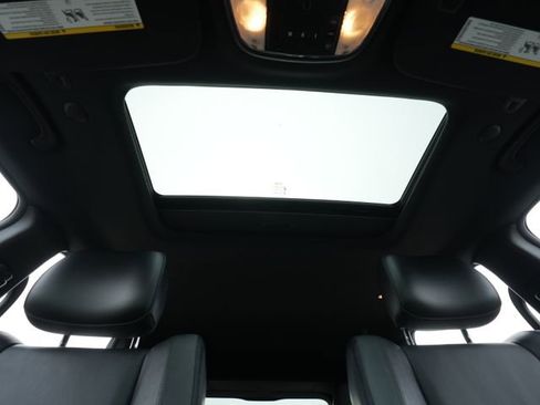 Used 2019 Jeep Grand Cherokee Altitude RWD image 12