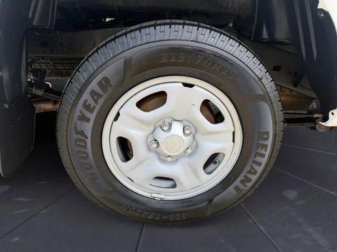 Used 2014 Toyota Tacoma 2WD Access Cab w/ Convenience Package image 31