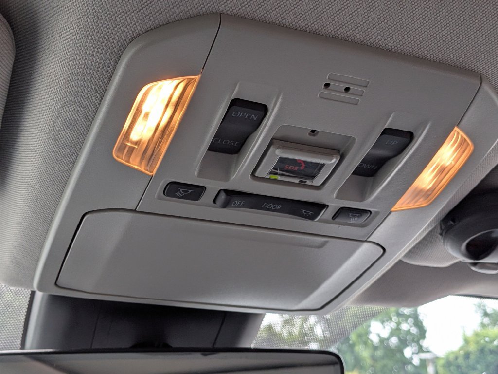 Used 2023 Toyota Highlander XLE FWD image 23