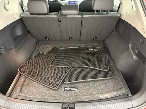 Used 2019 Volkswagen Tiguan SE w/ Panoramic Sunroof Package image 24